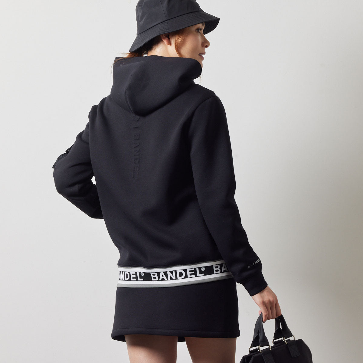 WOMENS NYLON POCKET P/O HOODIE BGS-W4ANPHD 軽量 ダンボール素材 異素材MIX / BLACK