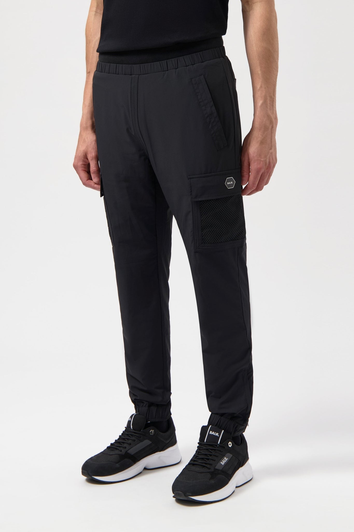 Hexline Regular Fit Track Pants B1412.1030 トラックパンツ / Jet Black