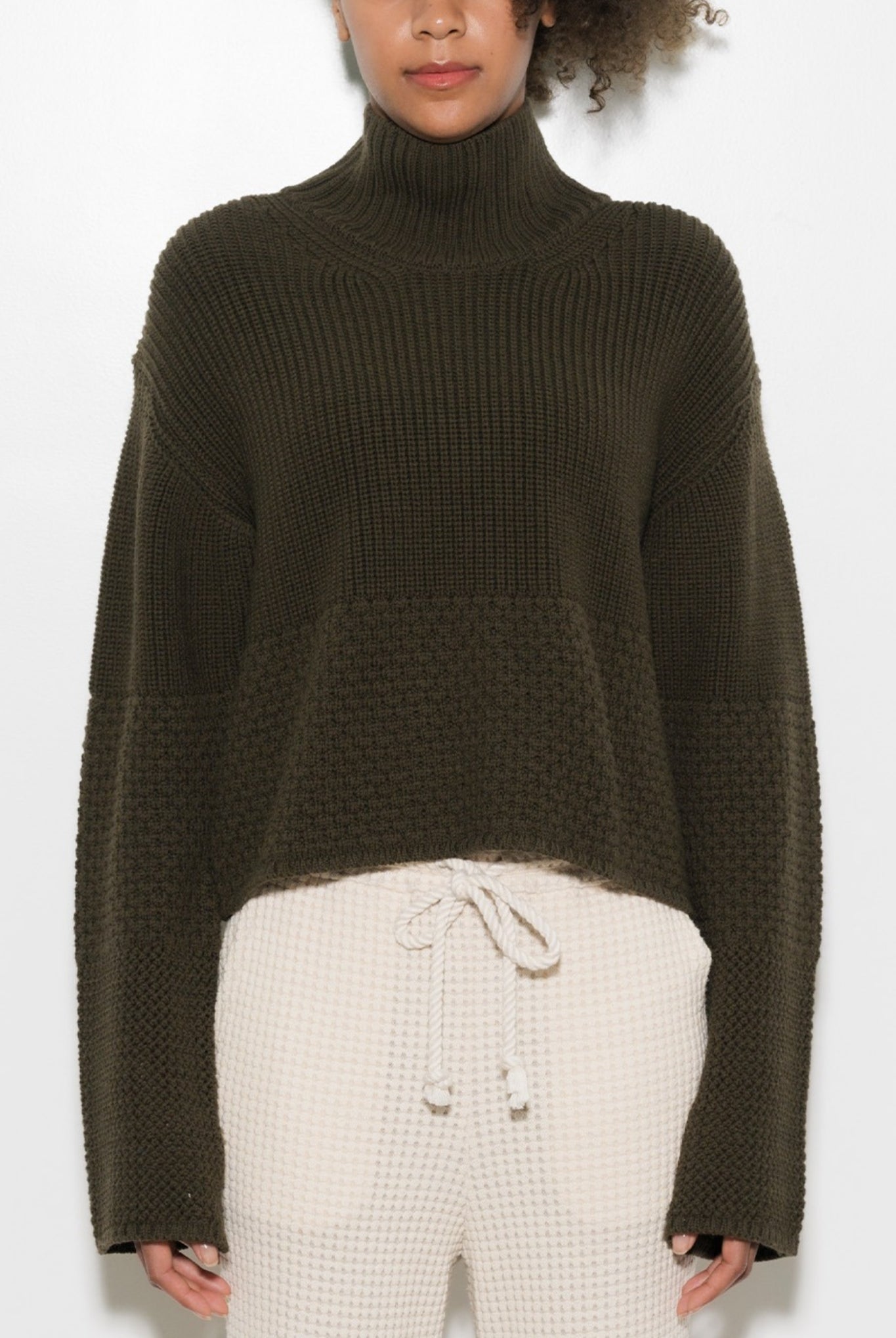 PATCHWORK KNIT PULLOVER LSEA24A9620-K ニット ハイネック ウール 100% ショート丈 日本製 / IVORY